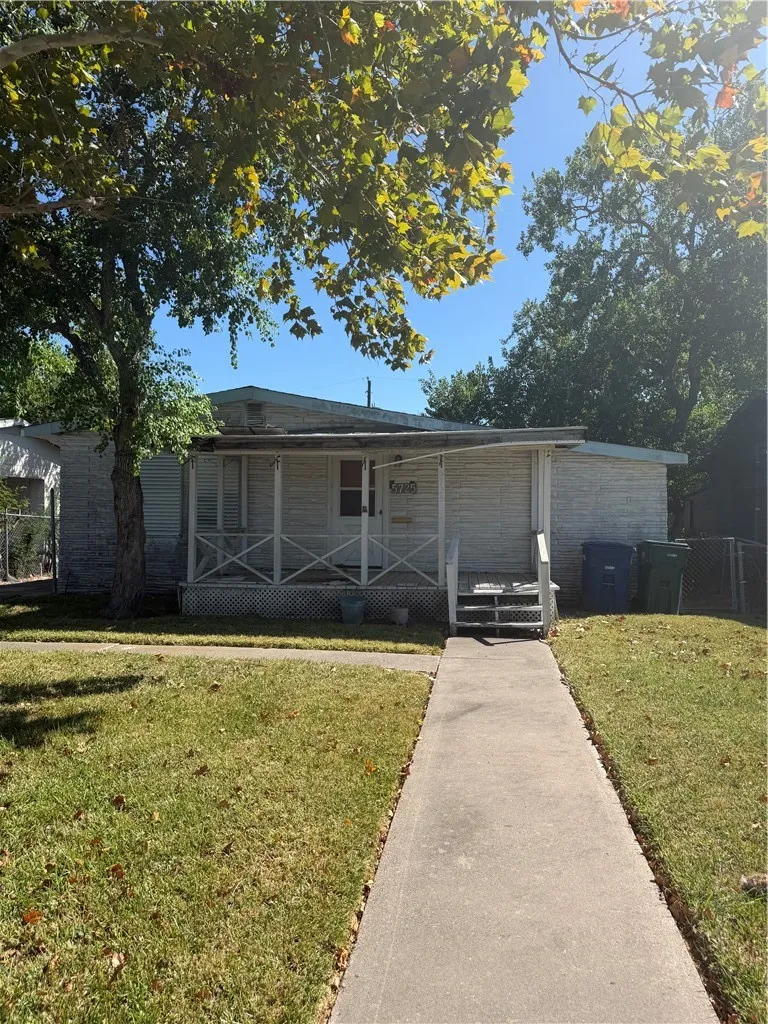 5725 Kimbrough Drive Corpus Christi, TX 78412