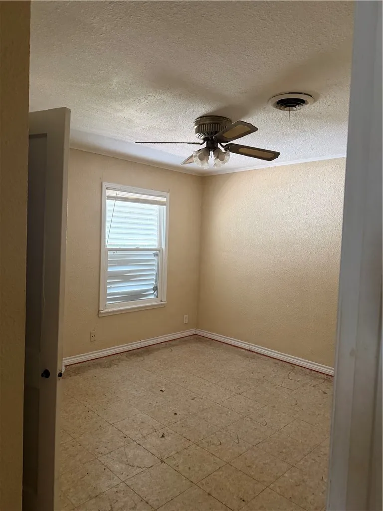 5725 Kimbrough Drive Corpus Christi, TX 78412
