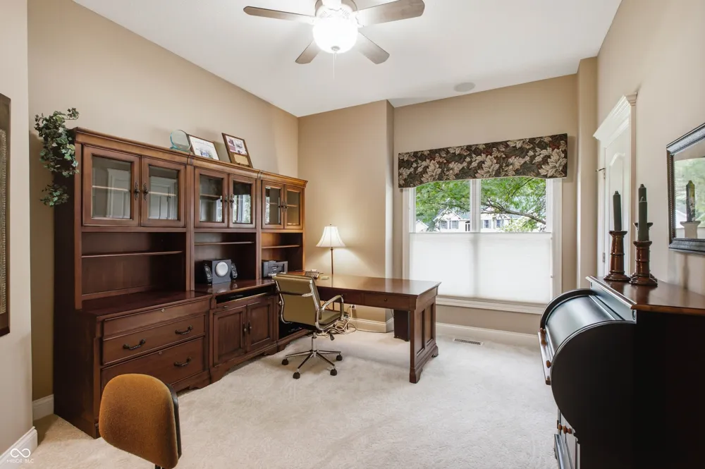 2541 W Apple Blossom Lane Columbus, IN 47201