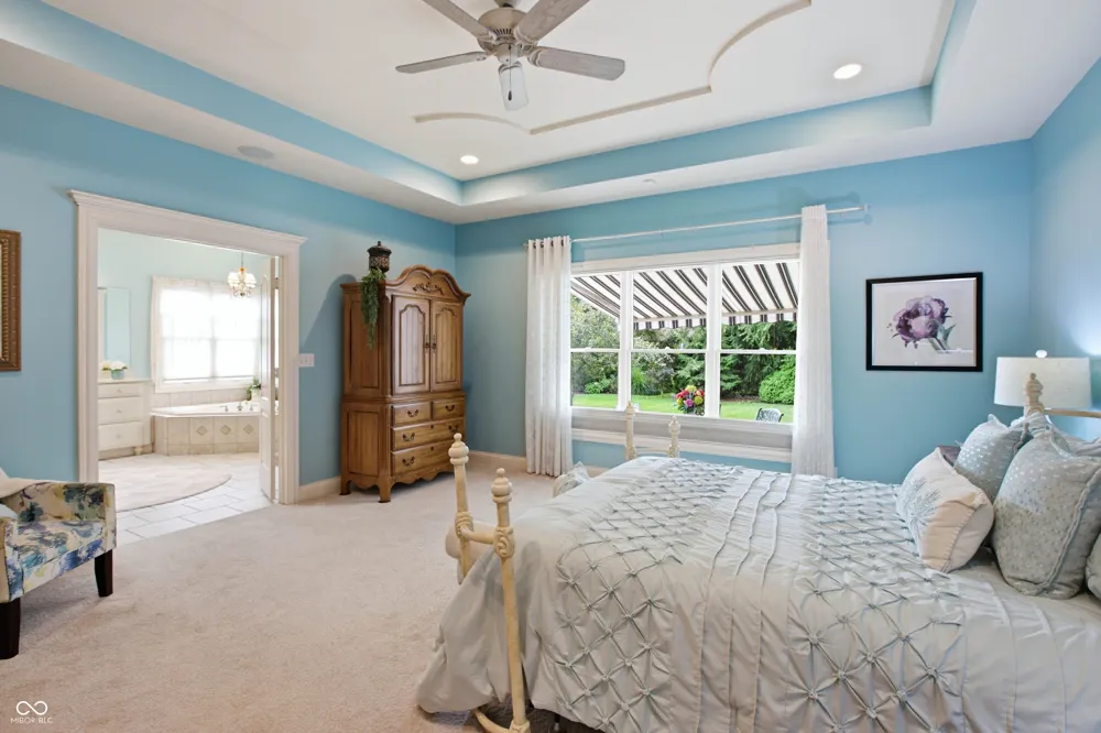 2541 W Apple Blossom Lane Columbus, IN 47201