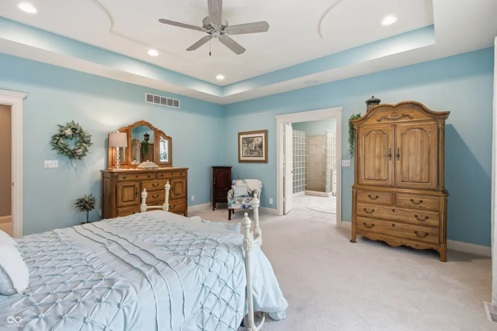 2541 W Apple Blossom Lane Columbus, IN 47201