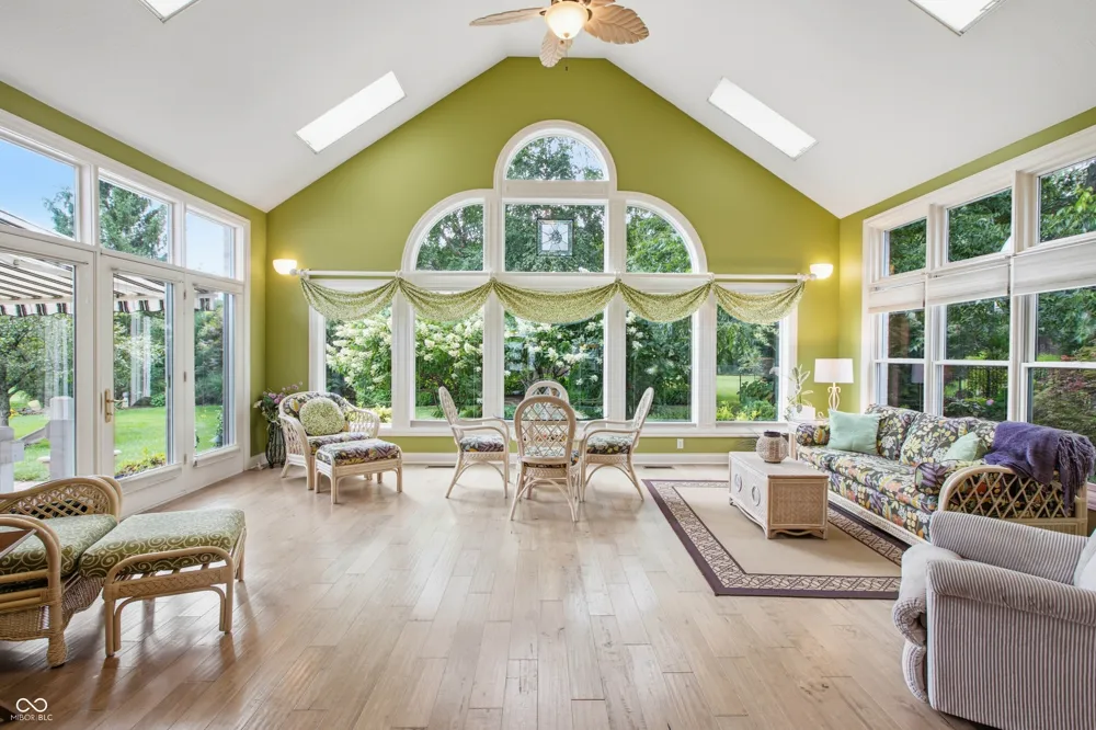 2541 W Apple Blossom Lane Columbus, IN 47201