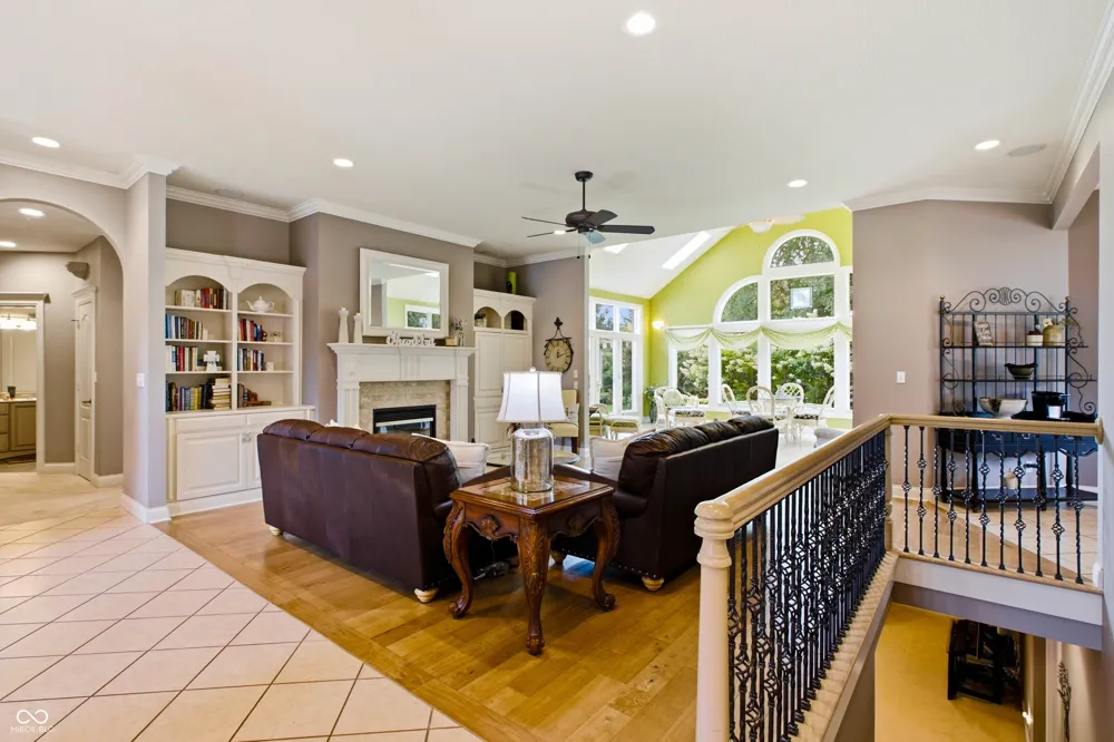 2541 W Apple Blossom Lane Columbus, IN 47201