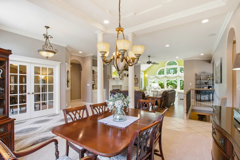 2541 W Apple Blossom Lane Columbus, IN 47201