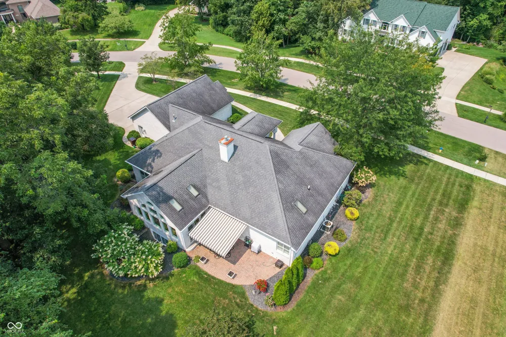 2541 W Apple Blossom Lane Columbus, IN 47201