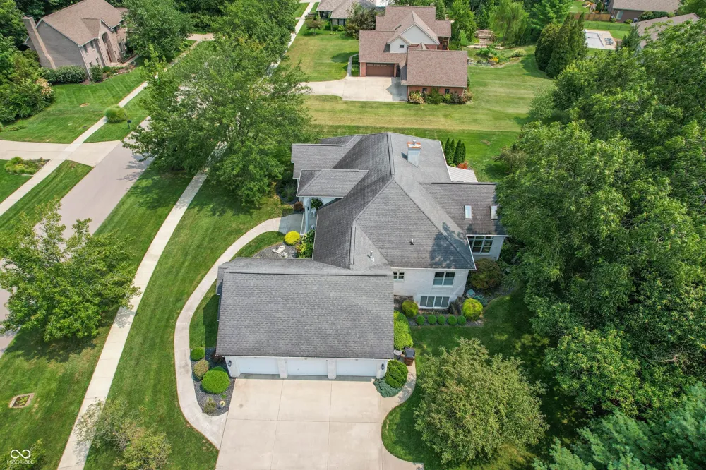 2541 W Apple Blossom Lane Columbus, IN 47201