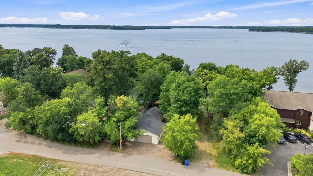 1244 E Shore Drive Detroit Lakes, MN 56501