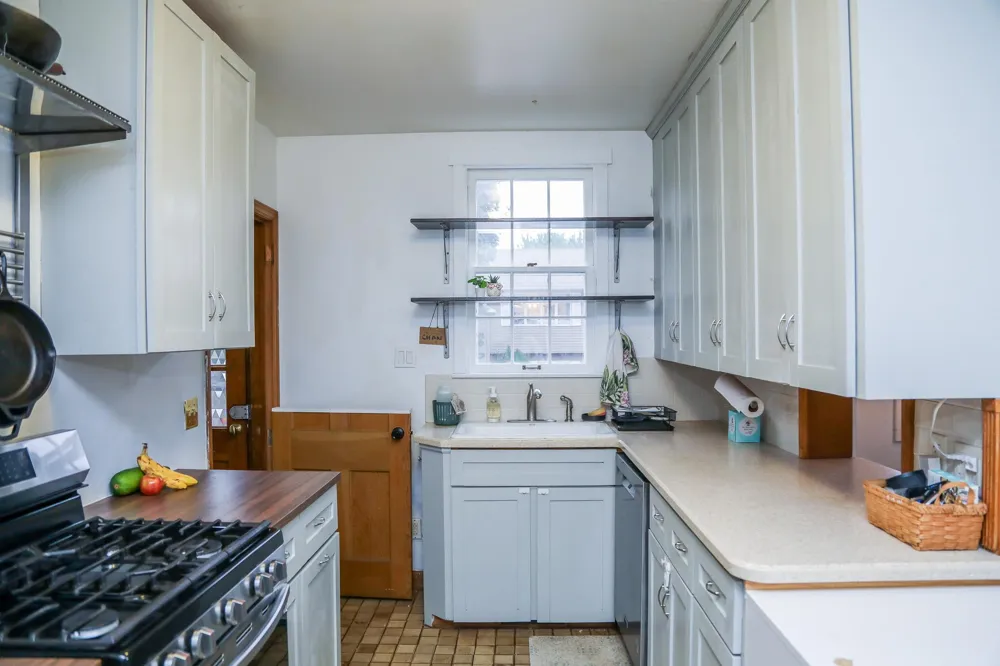 3658 Orchard Avenue Robbinsdale, MN 55422