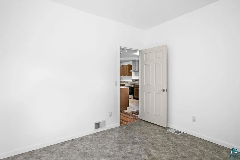 1033 85th Avenue W Duluth, MN 55808
