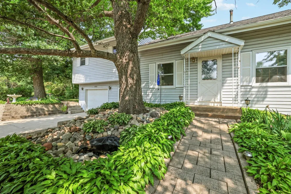 10574 Arnold Circle NW Monticello, MN 55362