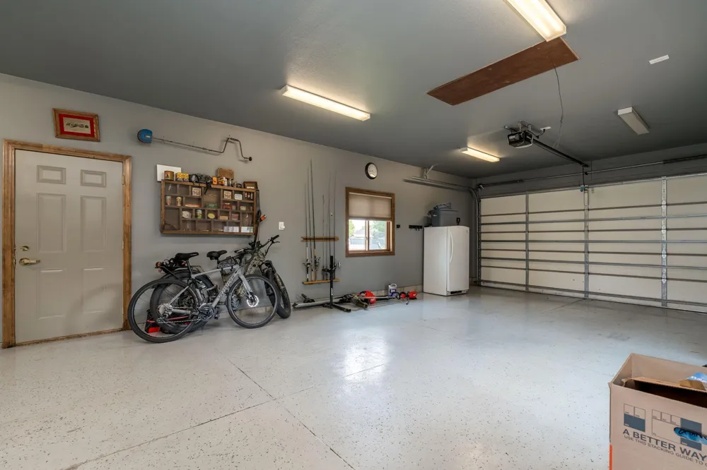 1114 Engesser Lane Saint Peter, MN 56082