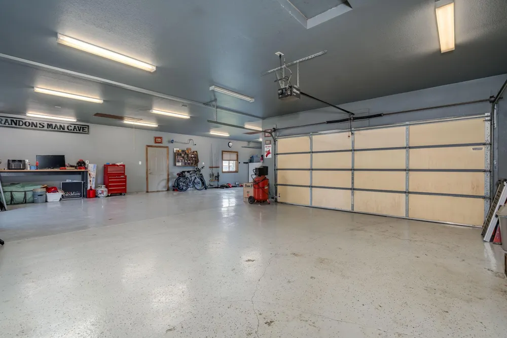 1114 Engesser Lane Saint Peter, MN 56082