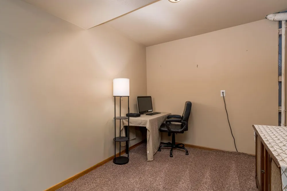 1114 Engesser Lane Saint Peter, MN 56082