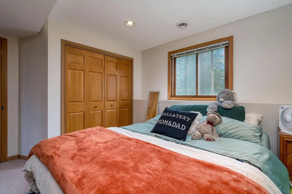 1114 Engesser Lane Saint Peter, MN 56082