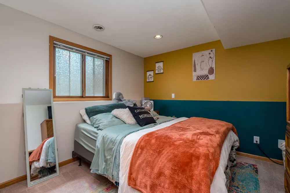 1114 Engesser Lane Saint Peter, MN 56082