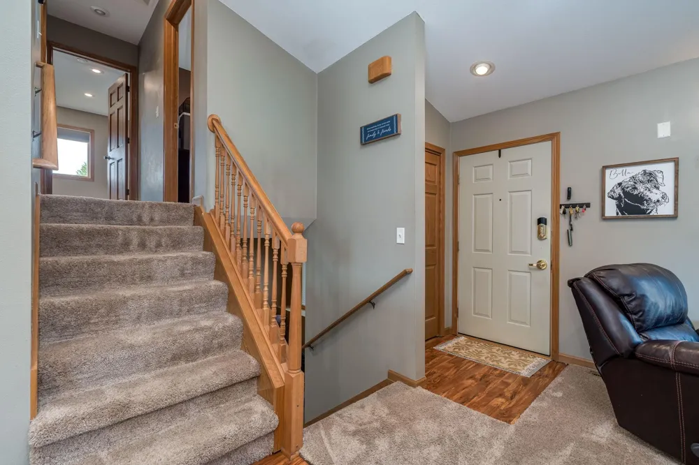 1114 Engesser Lane Saint Peter, MN 56082
