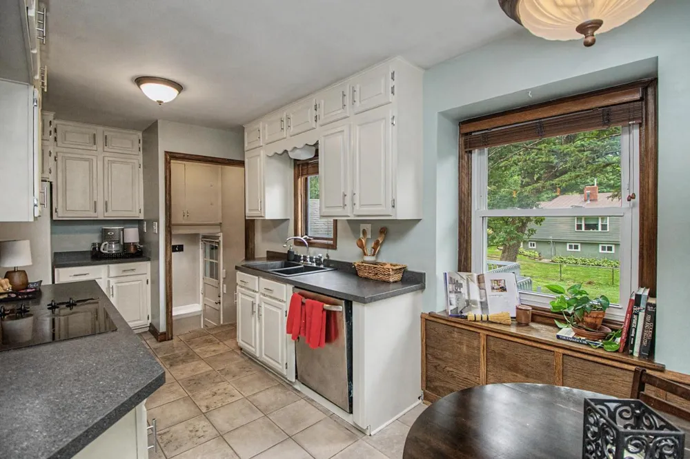 6140 Saint Croix Avenue Golden Valley, MN 55422