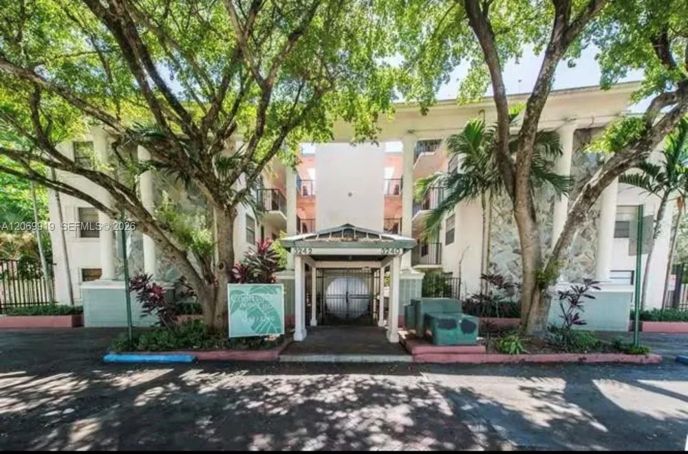 3240 Mary St #S202 Coconut Grove, FL 33133