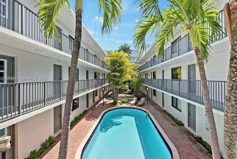 3240 Mary St #S202 Coconut Grove, FL 33133