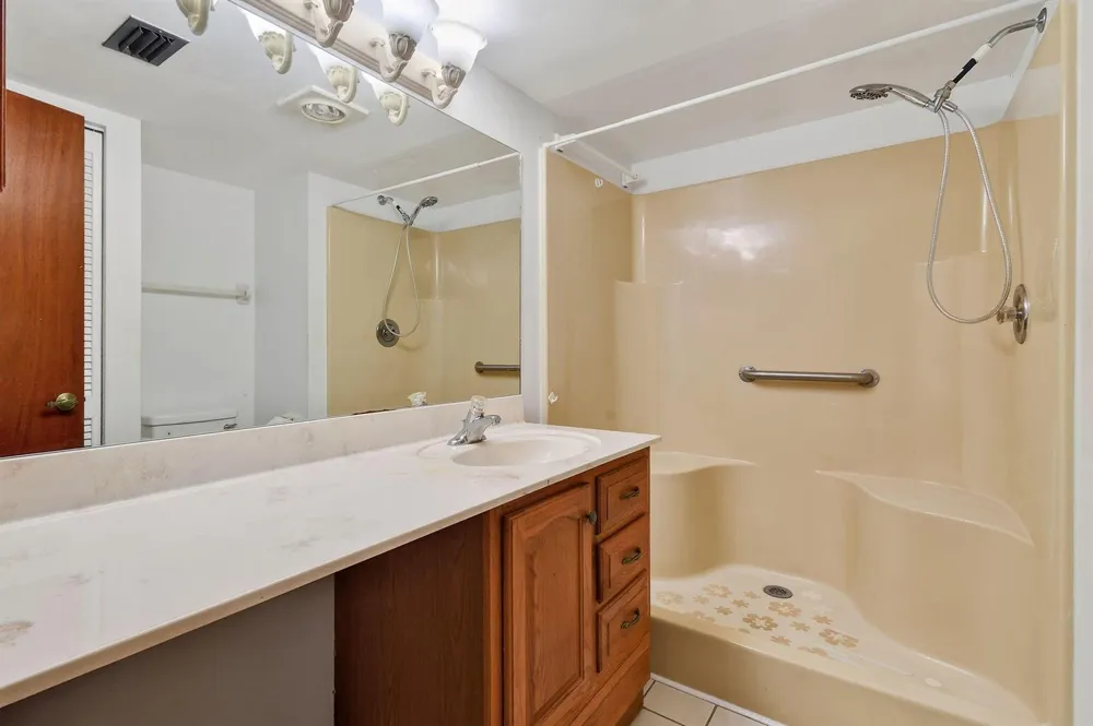 8387 SE Croft Circle #Q3 Hobe Sound, FL 33455