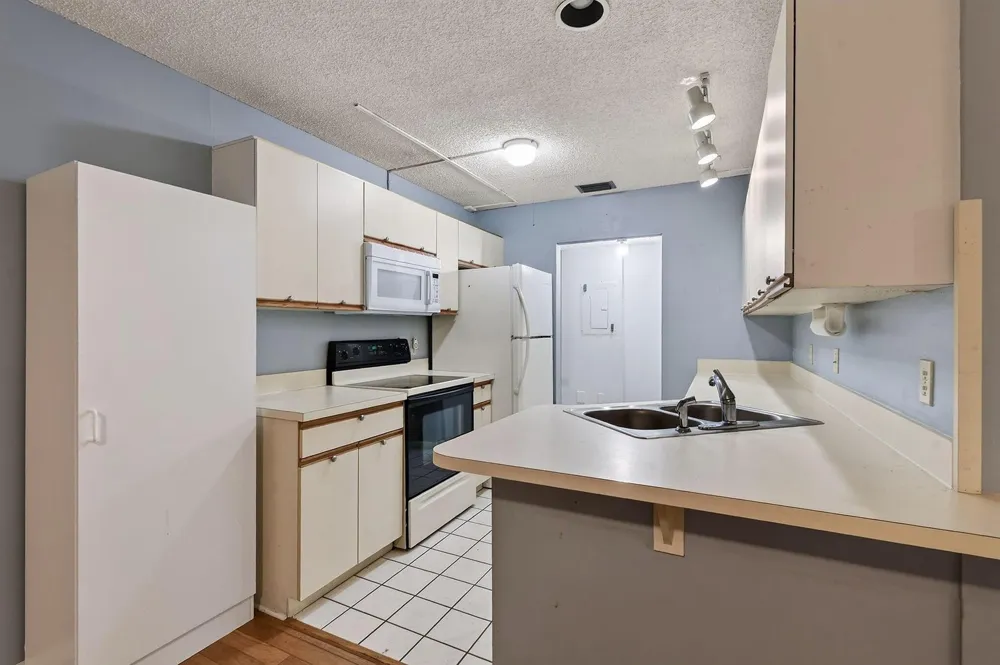 8387 SE Croft Circle #Q3 Hobe Sound, FL 33455