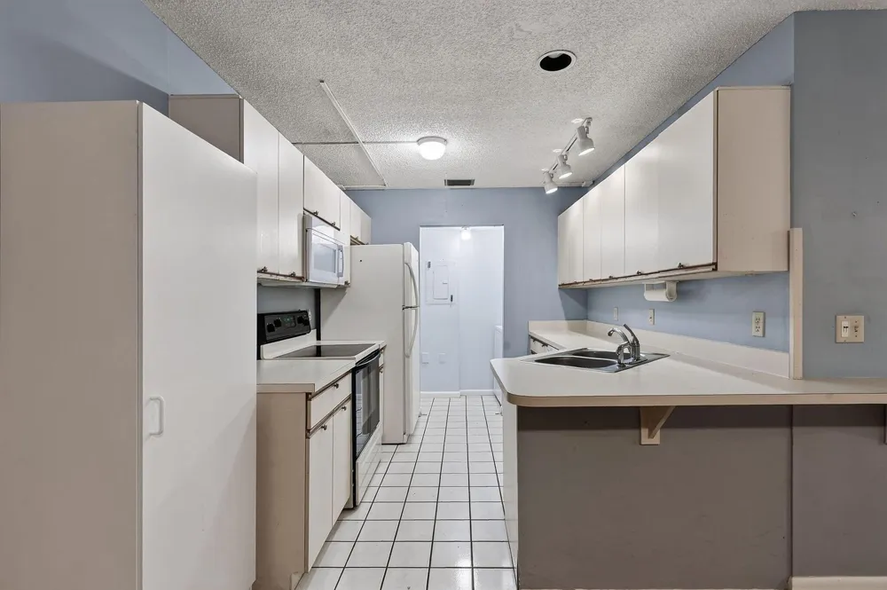 8387 SE Croft Circle #Q3 Hobe Sound, FL 33455