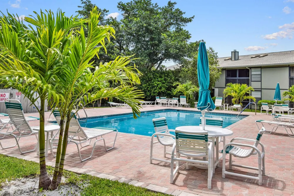 8387 SE Croft Circle #Q3 Hobe Sound, FL 33455