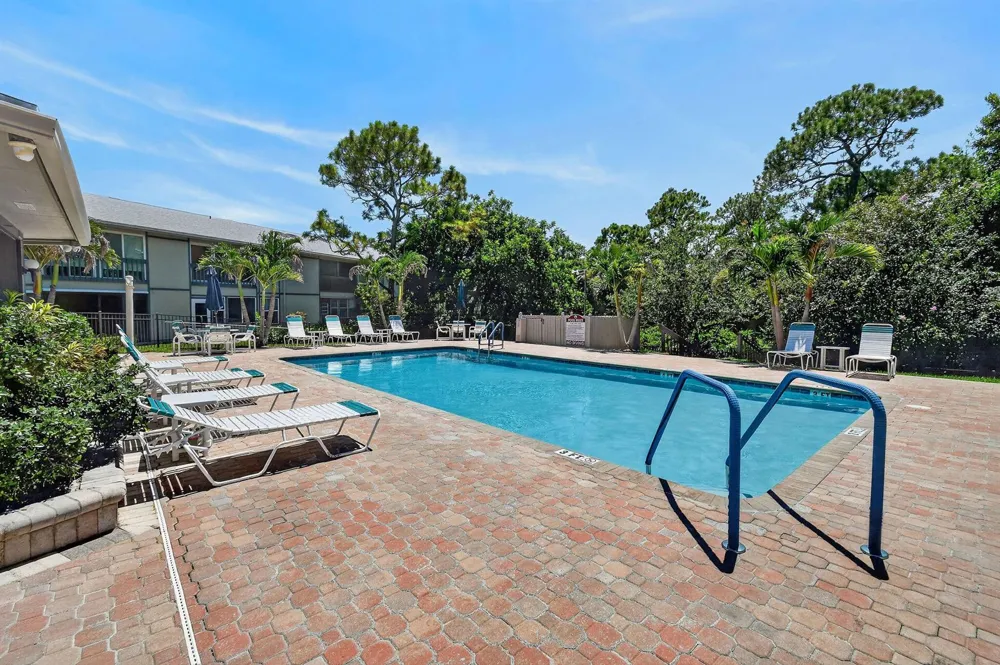 8387 SE Croft Circle #Q3 Hobe Sound, FL 33455
