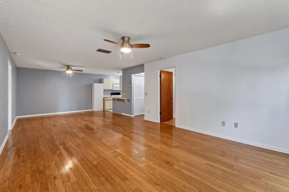 8387 SE Croft Circle #Q3 Hobe Sound, FL 33455