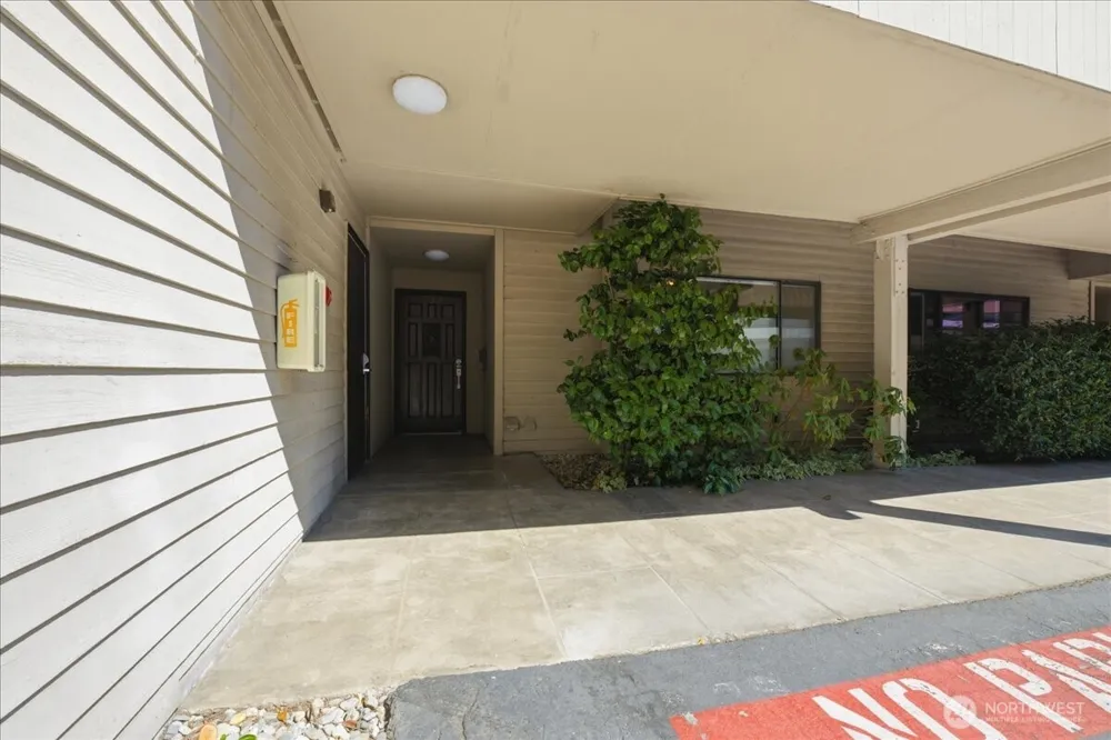 2920 76th Avenue SE #211 Mercer Island, WA 98040