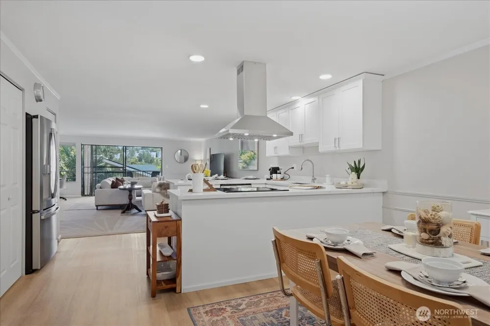 2920 76th Avenue SE #211 Mercer Island, WA 98040