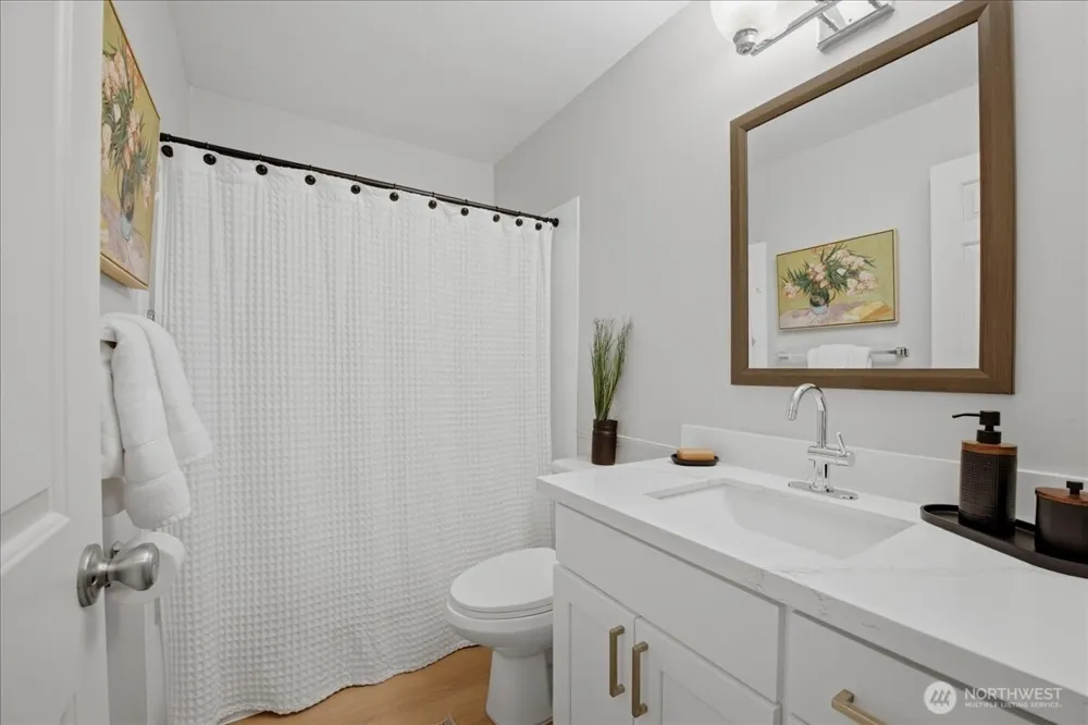 2920 76th Avenue SE #211 Mercer Island, WA 98040