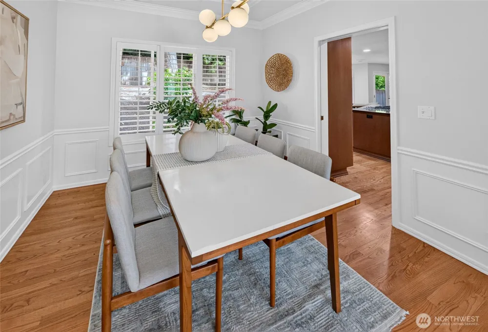 1010 106th Avenue SE Bellevue, WA 98004