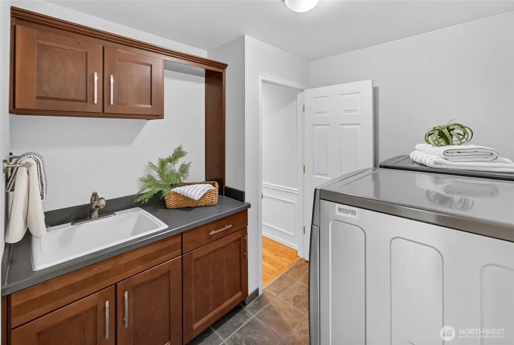 1010 106th Avenue SE Bellevue, WA 98004