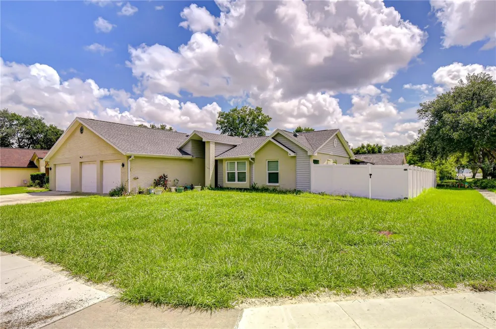1108 DOCKSIDE DRIVE Lutz, FL 33559