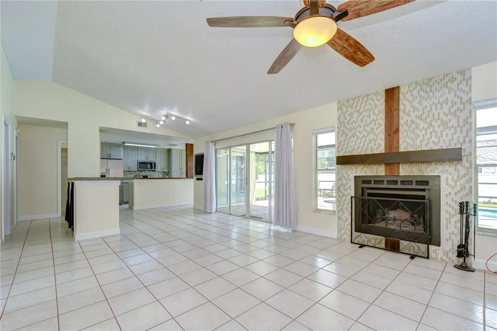 1108 DOCKSIDE DRIVE Lutz, FL 33559