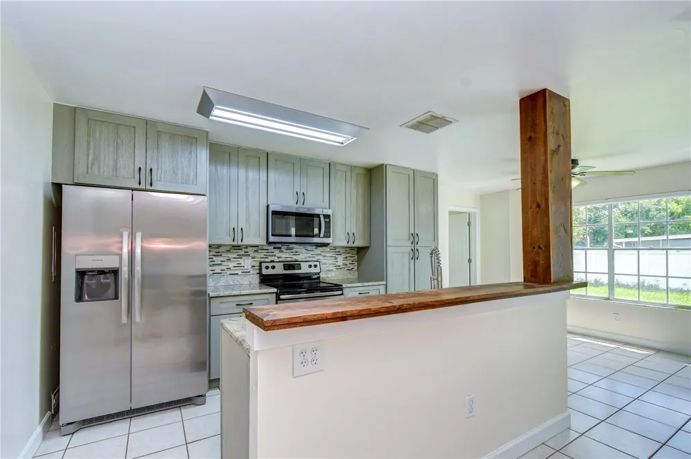 1108 DOCKSIDE DRIVE Lutz, FL 33559