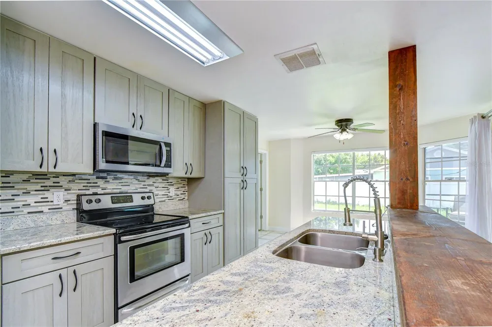 1108 DOCKSIDE DRIVE Lutz, FL 33559