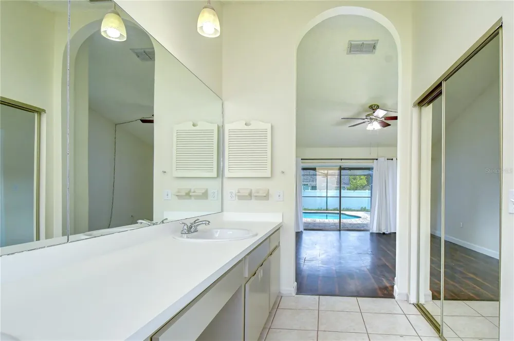 1108 DOCKSIDE DRIVE Lutz, FL 33559