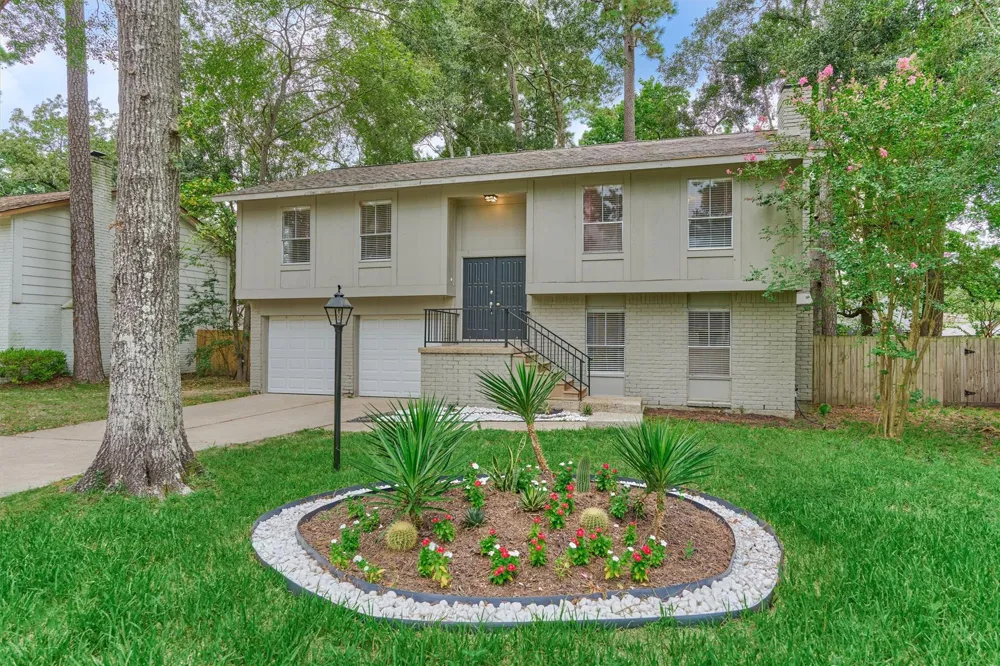 2051 Oak Shores Drive Kingwood, TX 77339