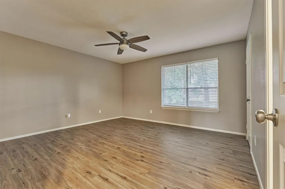 2051 Oak Shores Drive Kingwood, TX 77339