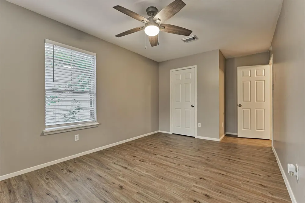 2051 Oak Shores Drive Kingwood, TX 77339
