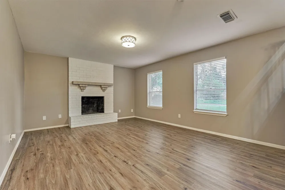 2051 Oak Shores Drive Kingwood, TX 77339