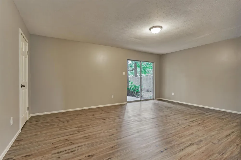 2051 Oak Shores Drive Kingwood, TX 77339