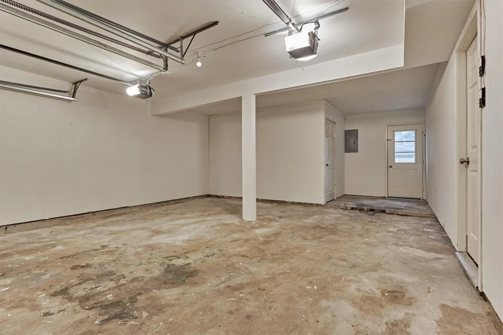 2051 Oak Shores Drive Kingwood, TX 77339