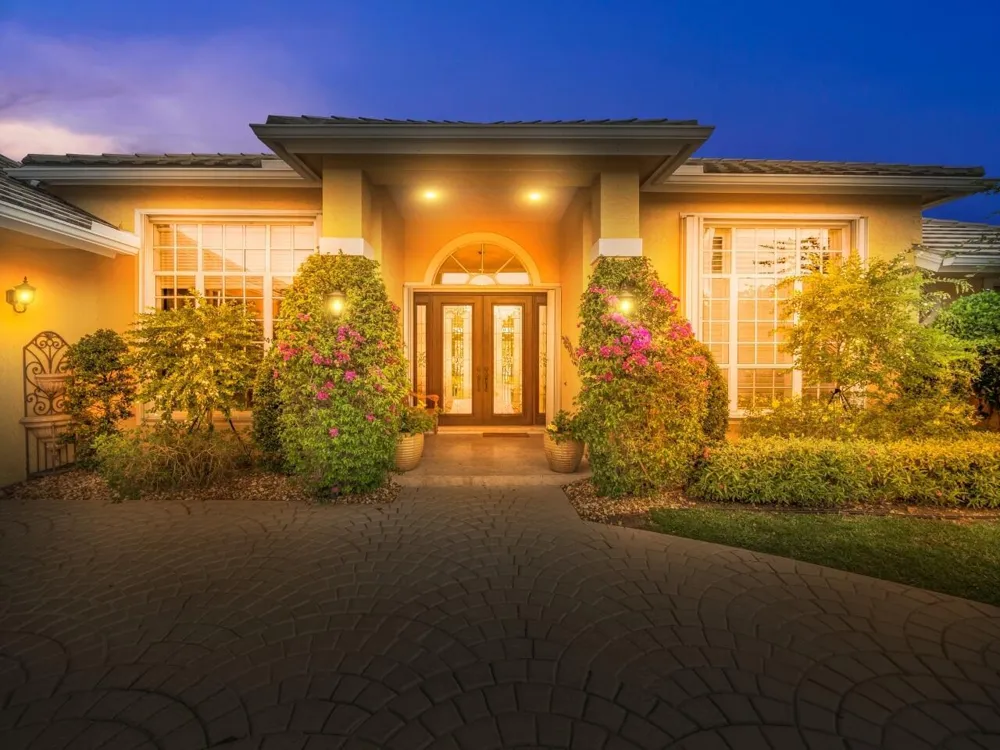 129 Brookhaven Court Palm Beach Gardens, FL 33418