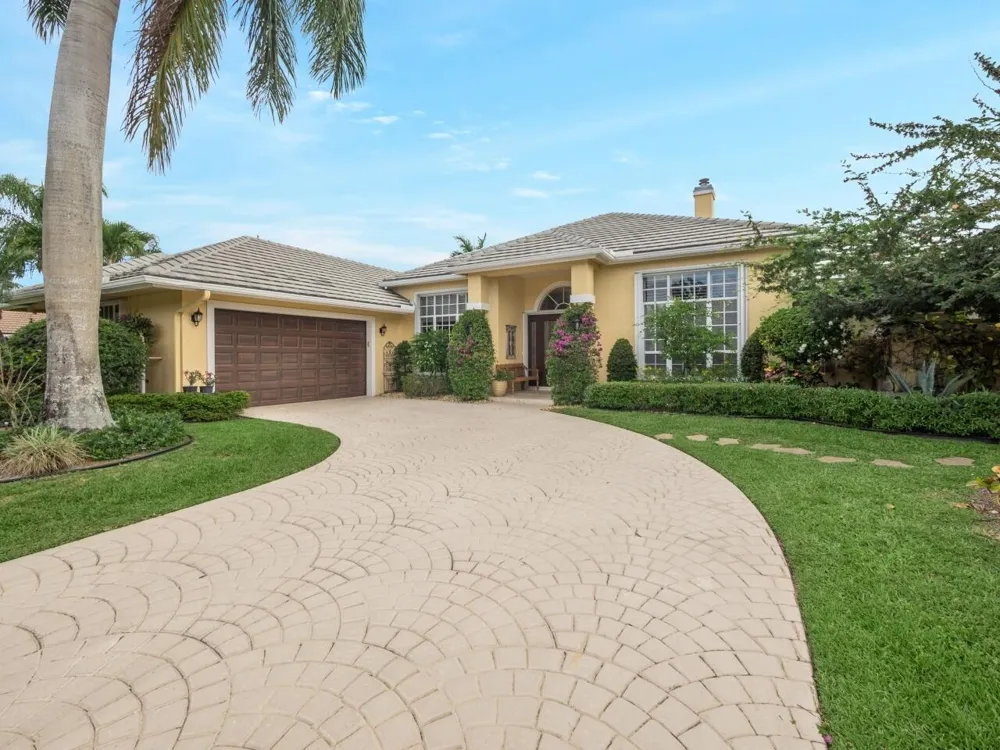 129 Brookhaven Court Palm Beach Gardens, FL 33418