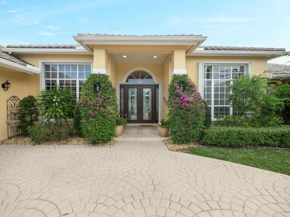 129 Brookhaven Court Palm Beach Gardens, FL 33418