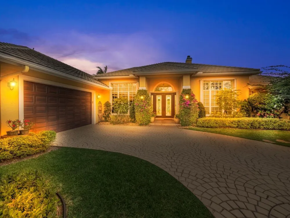 129 Brookhaven Court Palm Beach Gardens, FL 33418