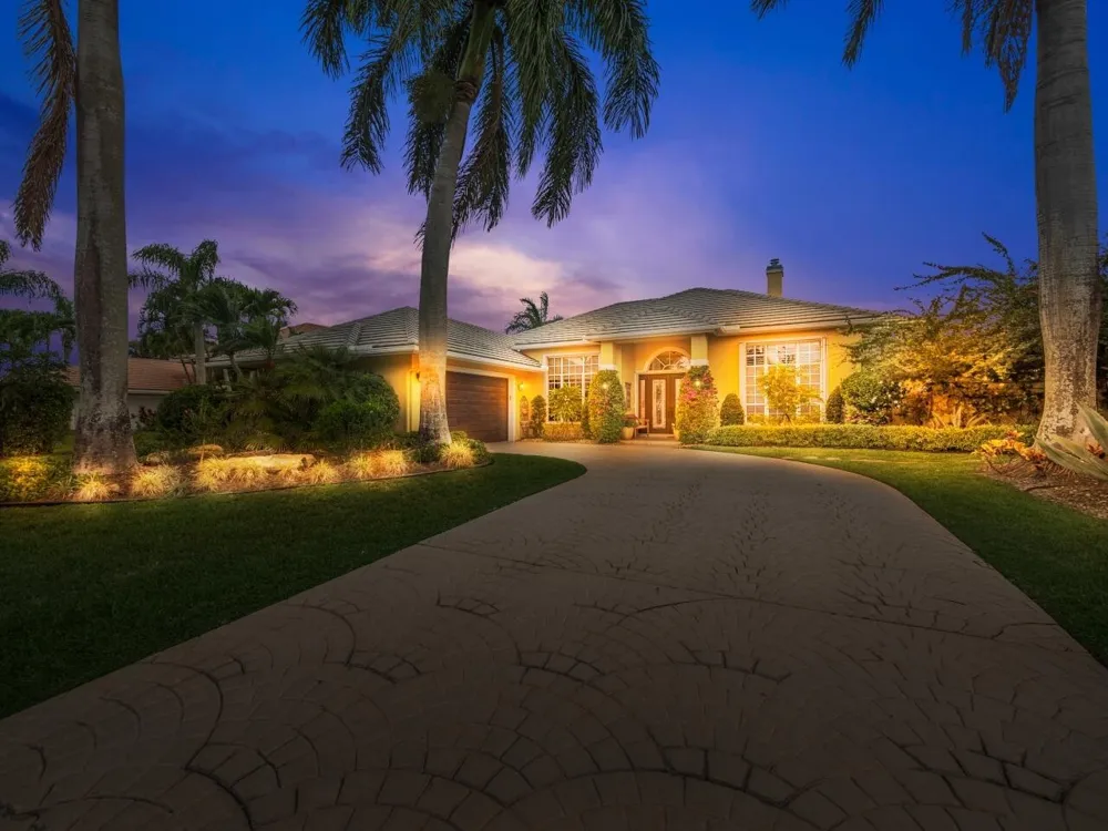 129 Brookhaven Court Palm Beach Gardens, FL 33418